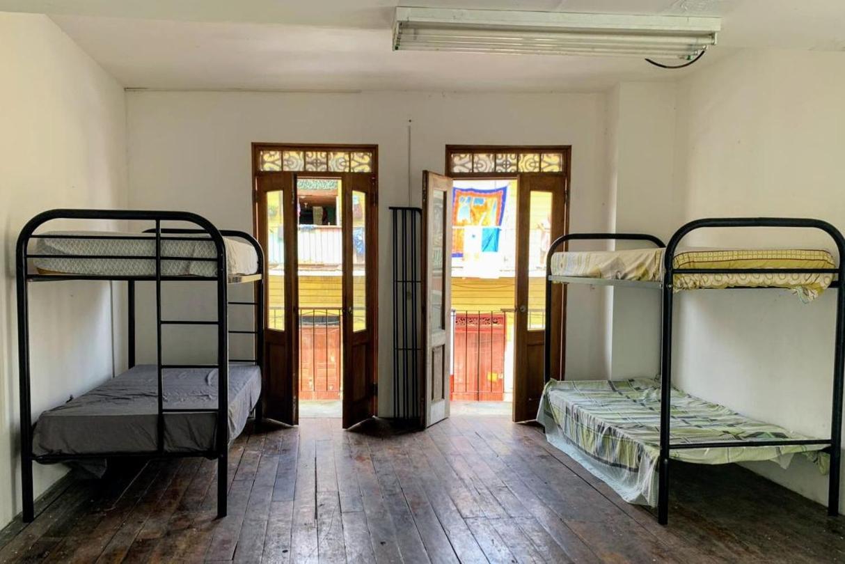 Casa Vintage Hostel Panama City Exterior photo